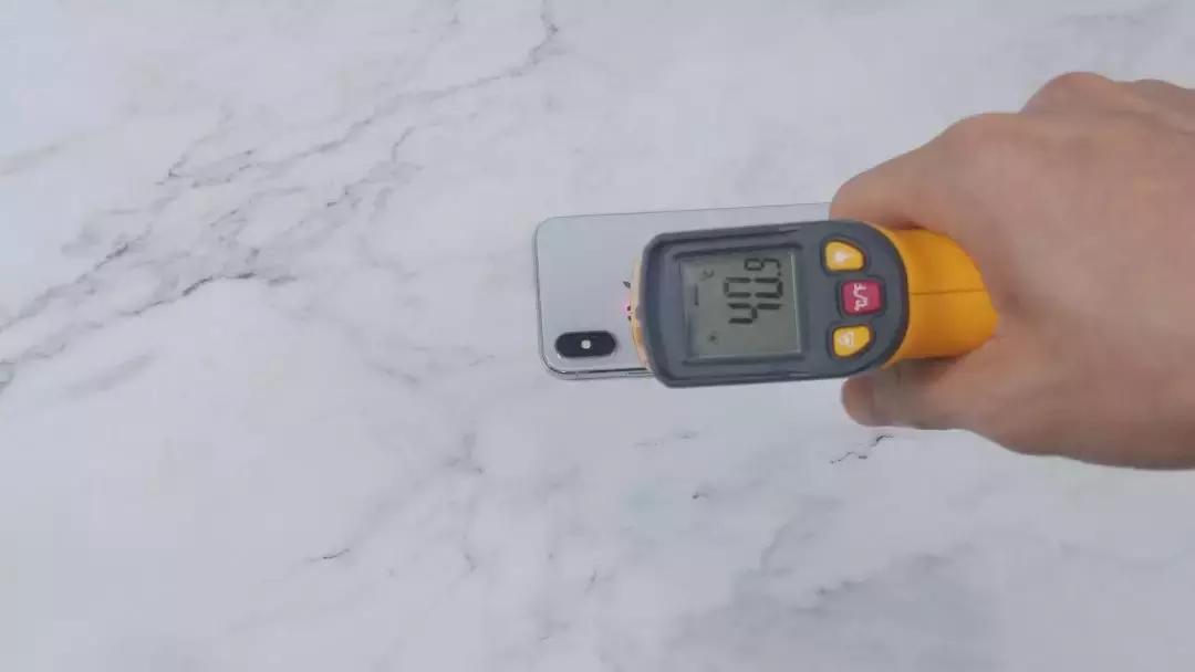 iphone四吃鸡,苹果15吃鸡温度测试