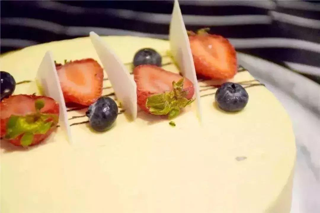 何必去法国？大沥永旺“深藏Blue”浪漫的店，给你梦幻下午茶！