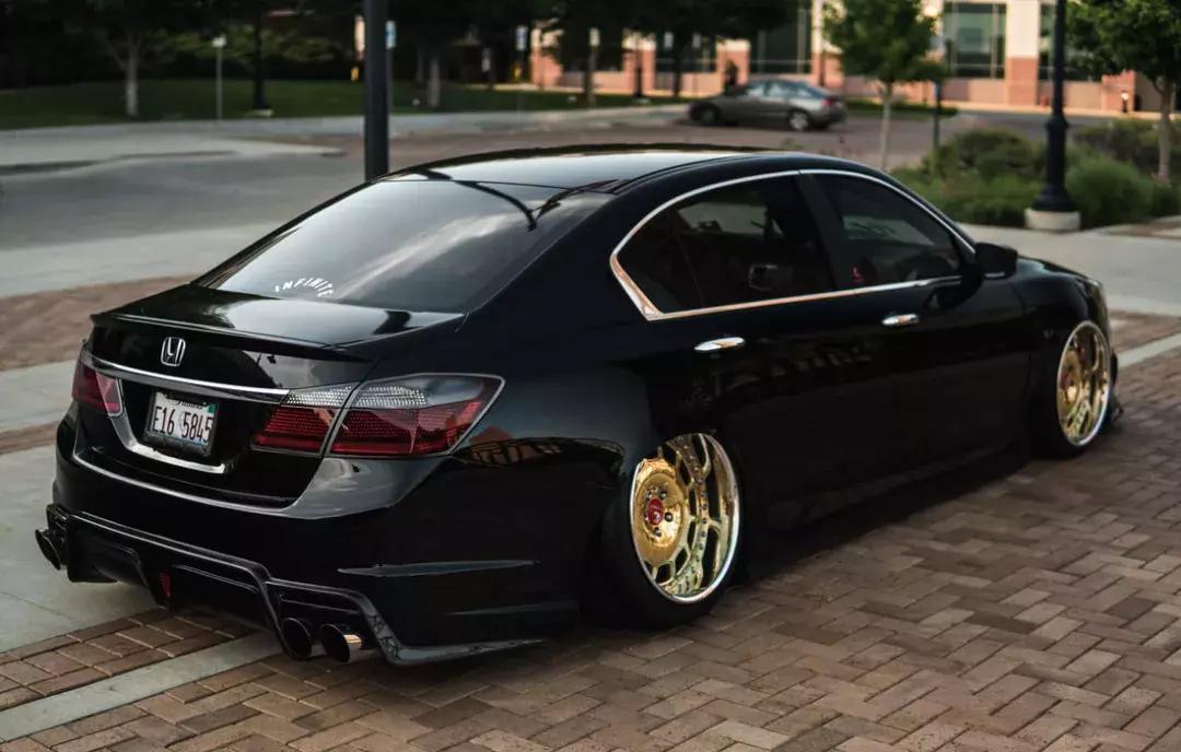 土豪金轮毂要配什么,土豪金纺车轮