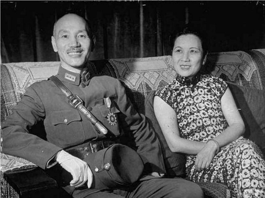 蒋介石喜欢上戴笠的侄女，宋美龄只说了一句话，蒋介石无可奈何