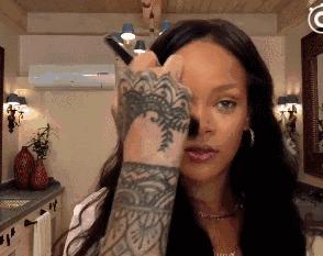 范冰冰抄袭蕾哈娜美妆！以为换个名字就能一天狂赚1000万美元？