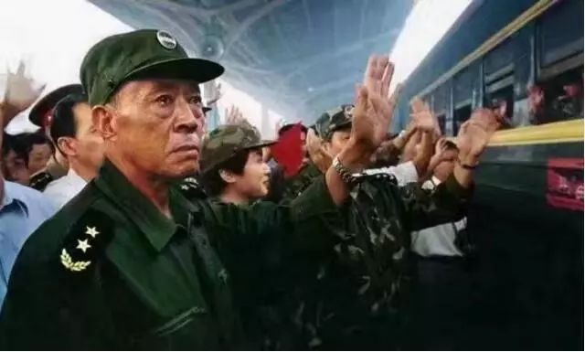 向所有中国军人军属致敬,致敬军人致敬军属