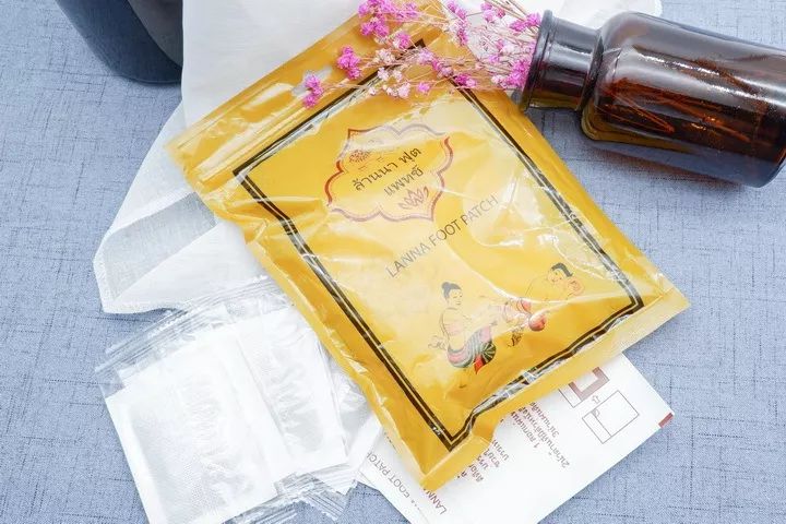 只需早一贴晚一揭即可祛风散寒,每天一贴祛湿效果好