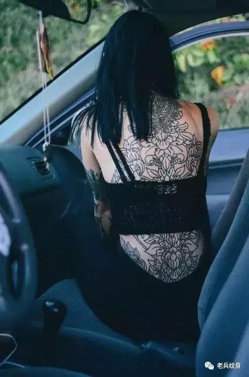 满背纹身后的注意事项和保养,满背纹身需要几次完成效果最好