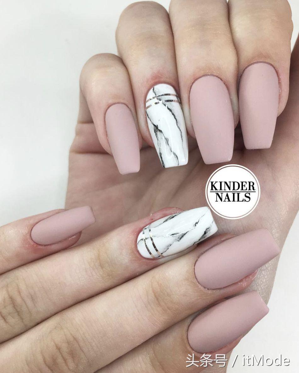 美甲夏天不要甲片推荐什么,短指甲手黑适合夏天的美甲