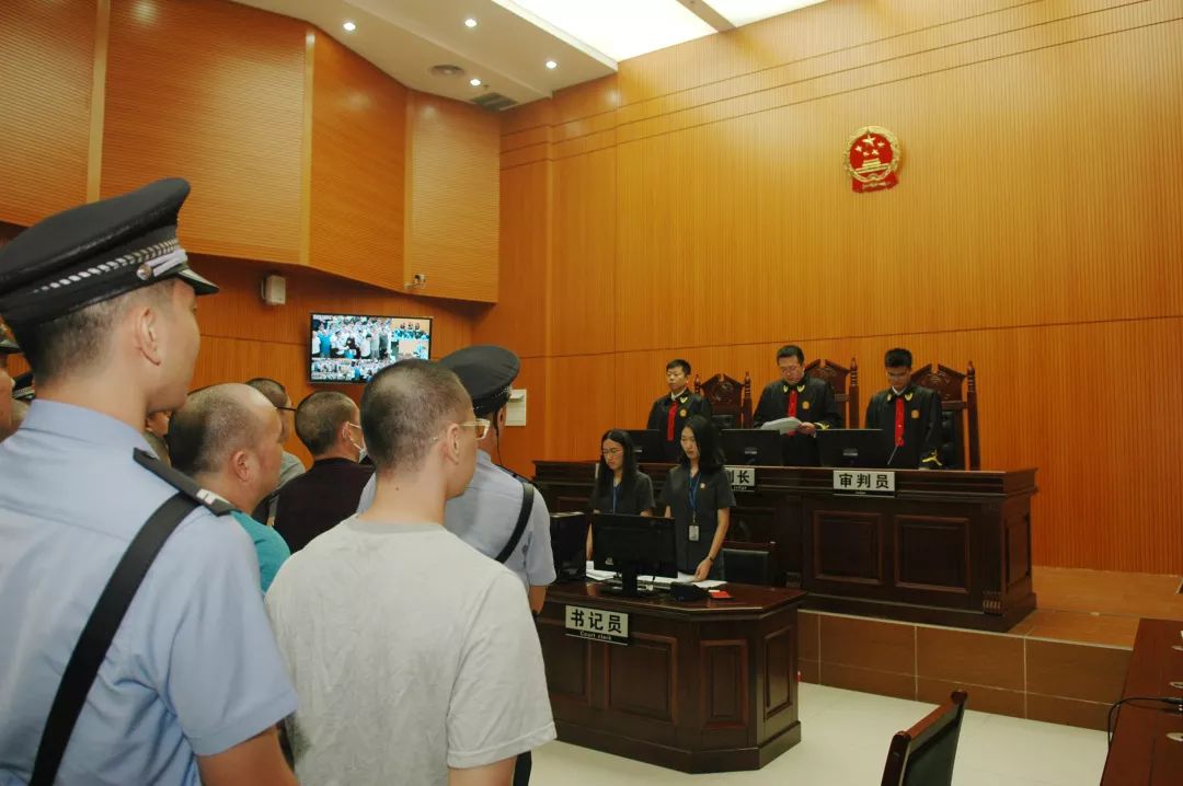 「扫黑除恶」开设*场赌**放高利贷非法敛财，广州天河18人涉黑被判刑