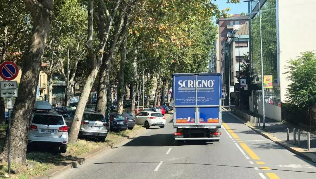 我坐着3万商务舱飞到欧洲开玛莎拉蒂，没想到美女这么多！