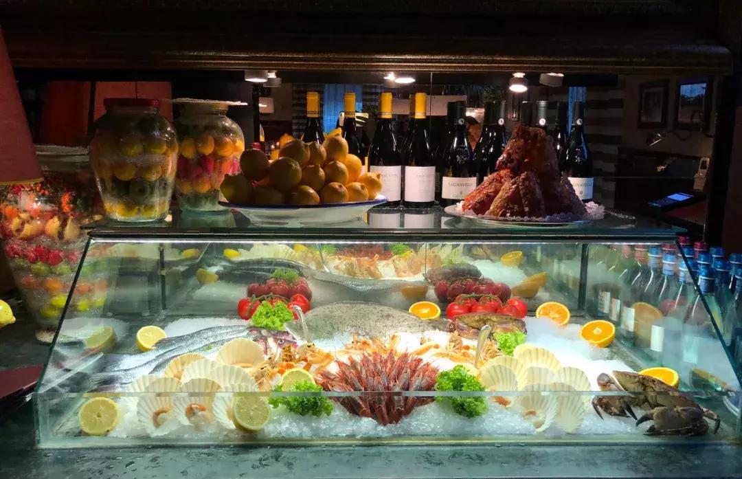 我坐着3万商务舱飞到欧洲开玛莎拉蒂，没想到美女这么多！