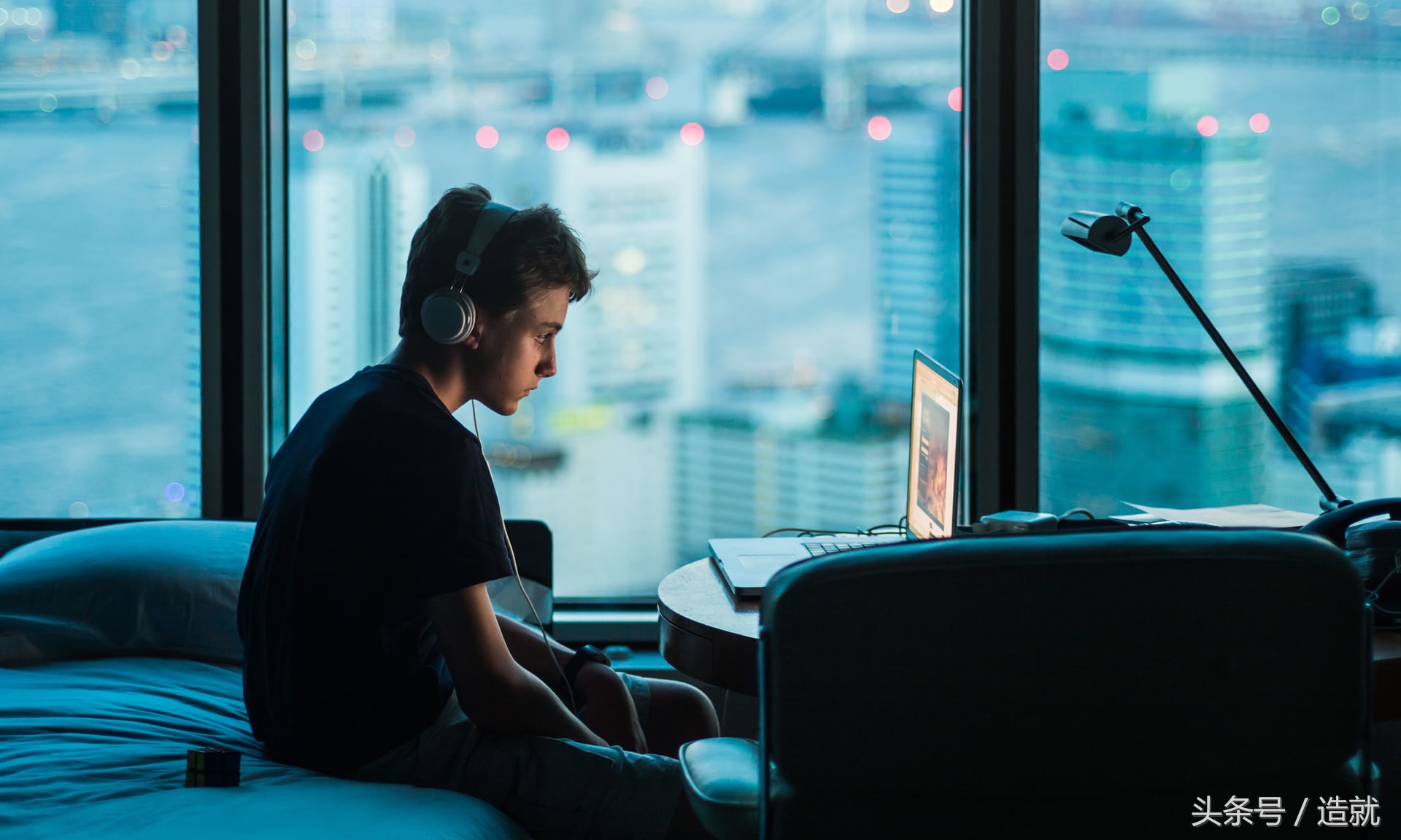 人肉搜索一个人违法么,人肉搜索一个人违法吗