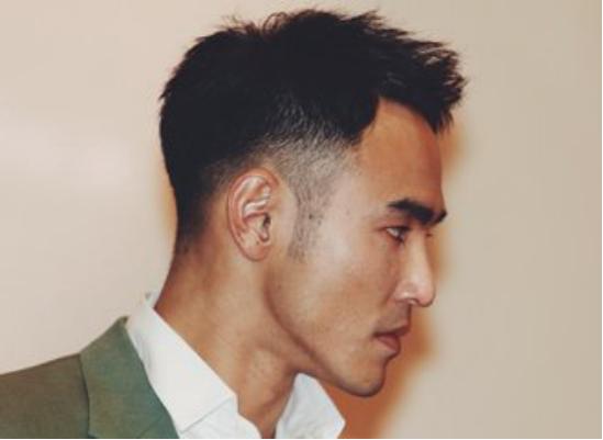 阮经天彭于晏腹肌,阮经天大秀八块腹肌还说土味情话