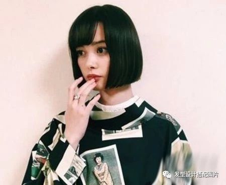 学生头发型图片女短发最流行,短发波波头最新减龄卷发