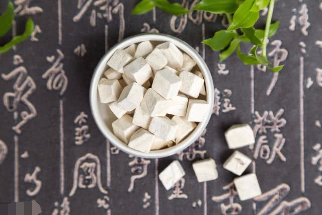 白芨美白祛斑用法,白芷白术白芨这三样怎样祛斑
