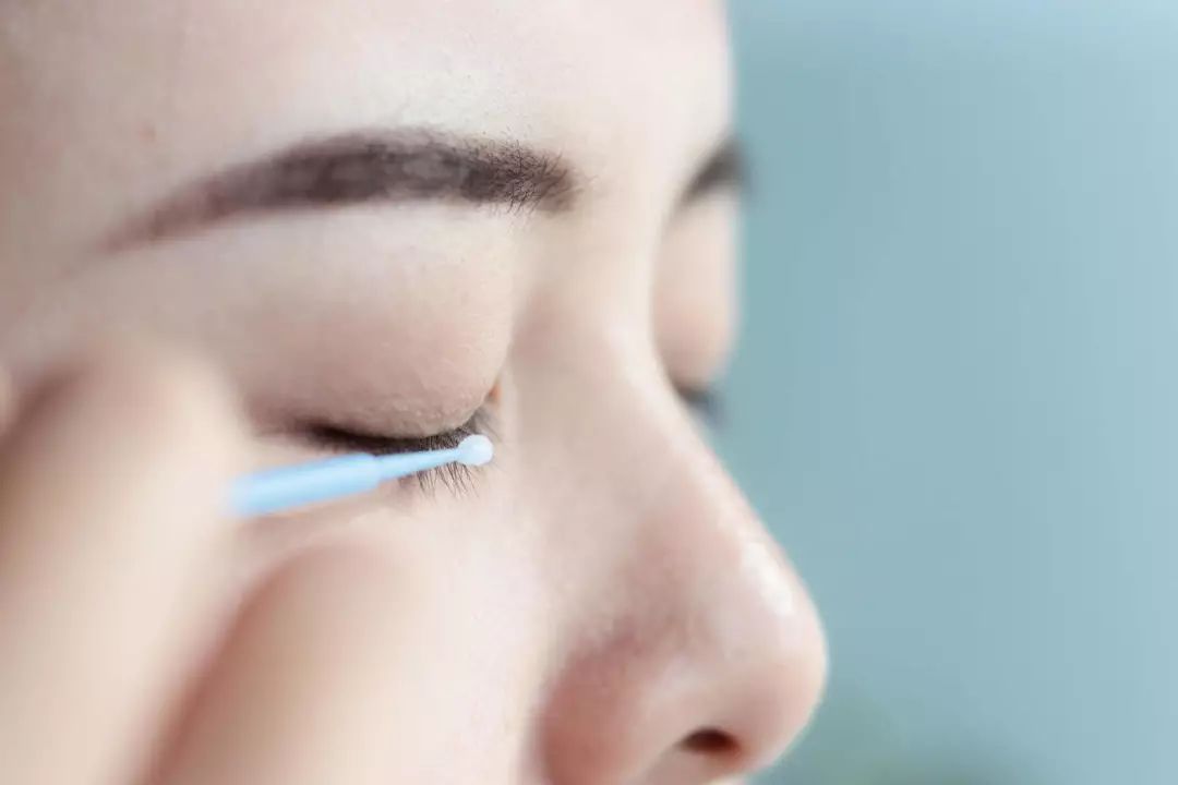 睫毛进入疯长期,睫毛什么时候会疯长
