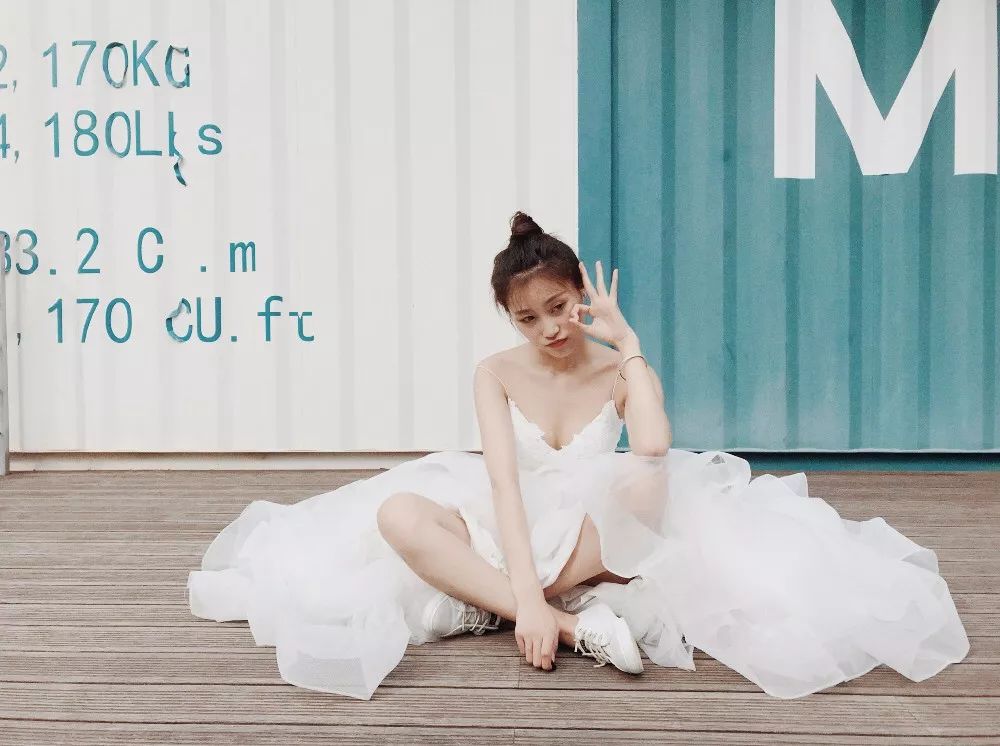 用手机自拍婚纱照,单人婚纱自拍怎么拍