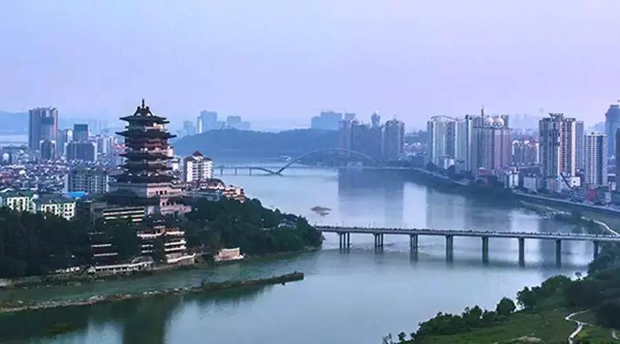 那些留在县城的年轻人后来怎样,那些返乡的年轻人后来都怎么样了