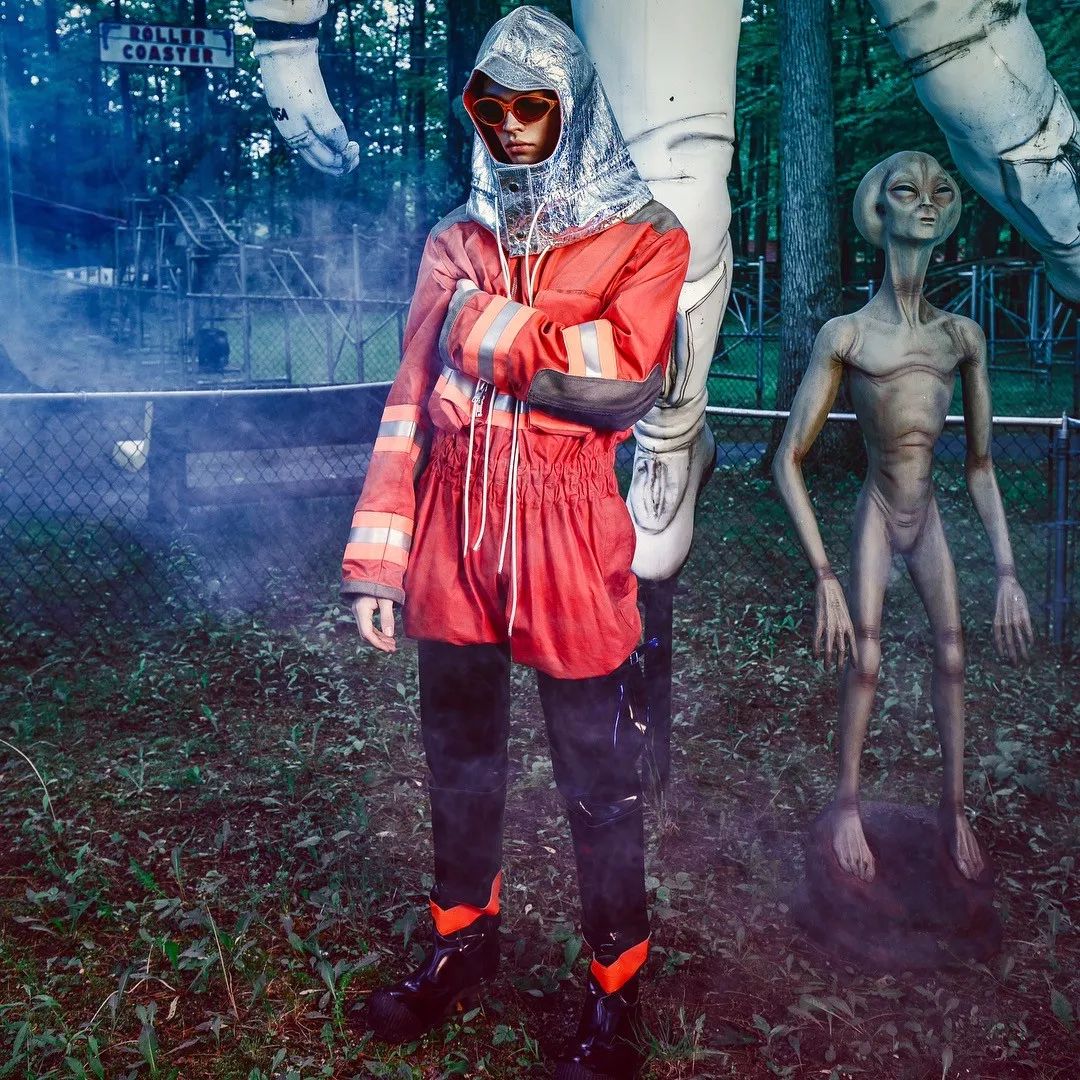 鑷敱涓嶆伅瀹濋浮,鑷敱涓嶆伅鑻辫