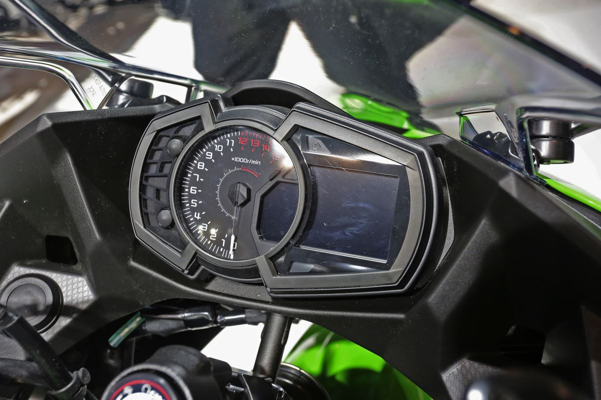 川崎z400对比忍者400,川崎忍者400和本田400f