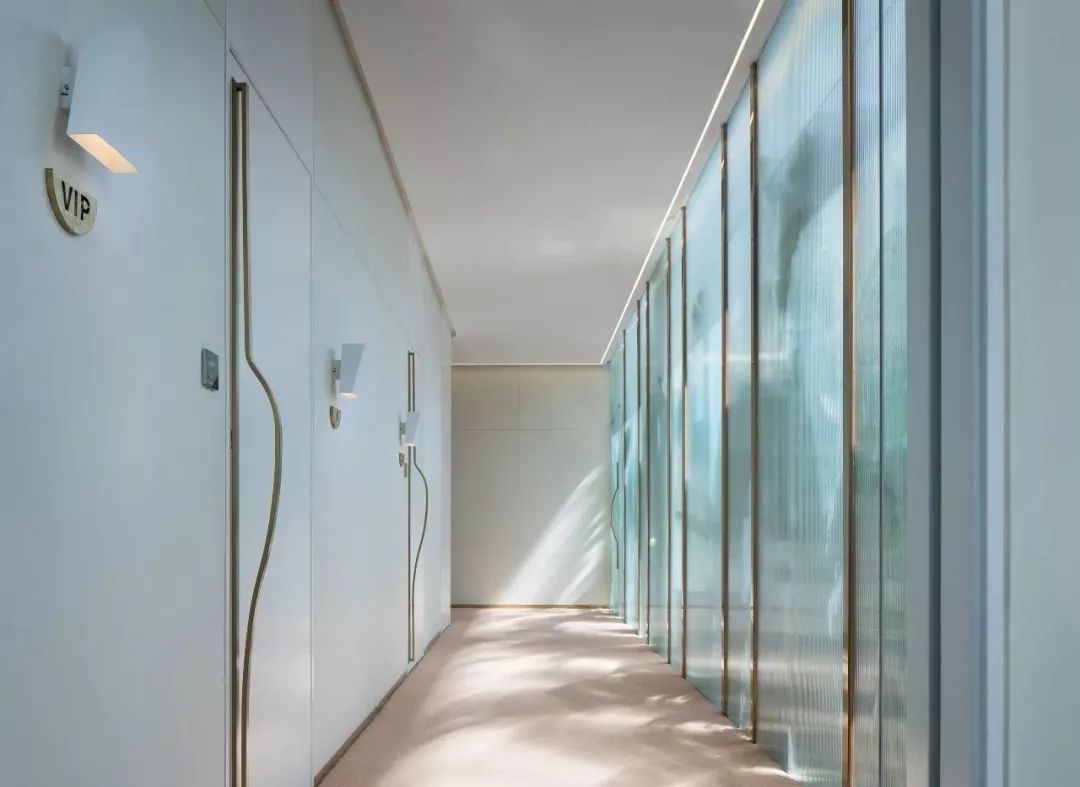 miho绫宠嵎鑲や綋缇庡涓績鏂板厜閲屽簵,miho绫宠嵎鑲や綋缇庡涓績