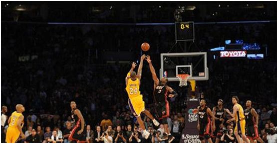 初学者篮球运球基本功教学,初学篮球运球