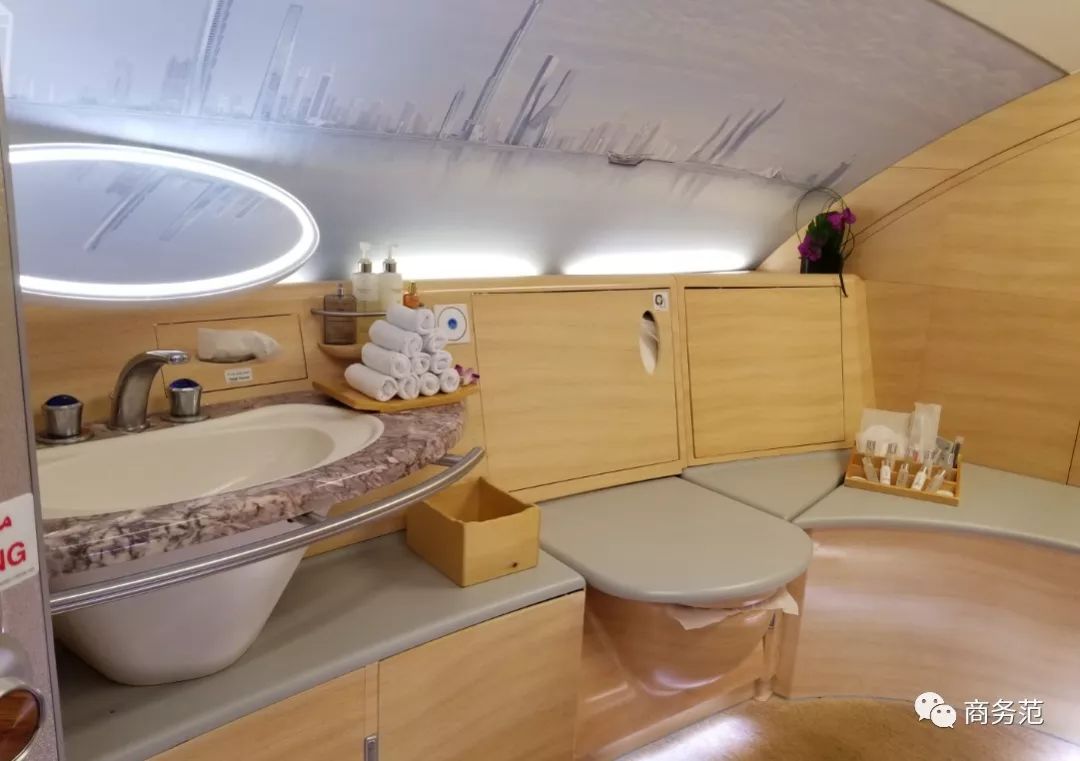 阿联酋航空豪华经济舱体验,阿联酋航空奢华