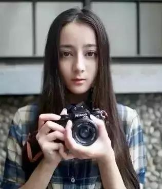 长脸下颚线方额头窄发型,脸胖发际线高的男生适合什么发型