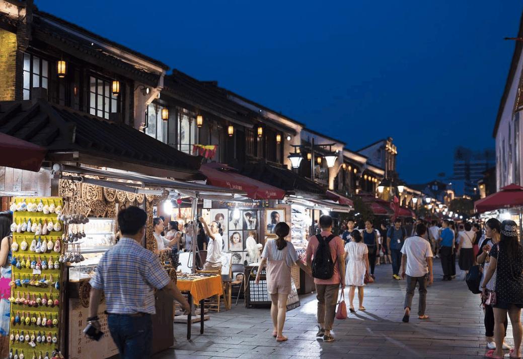 杭州河坊街步行街人多吗,杭州河坊街人流量