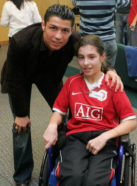 c罗的球迷多还是梅西的球迷多,梅西球迷和c罗球迷为什么互喷