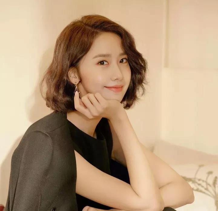 张馨予短发攻气十足,张馨予剪短发一秒变路人