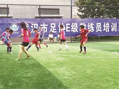 武汉市硚口区青少年足球比赛,当足球遇上跆拳道