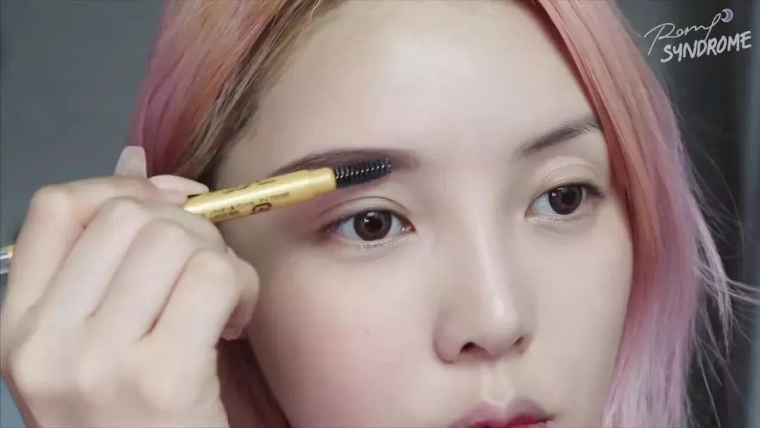 pony推荐精致眼妆,pony化妆技巧视频