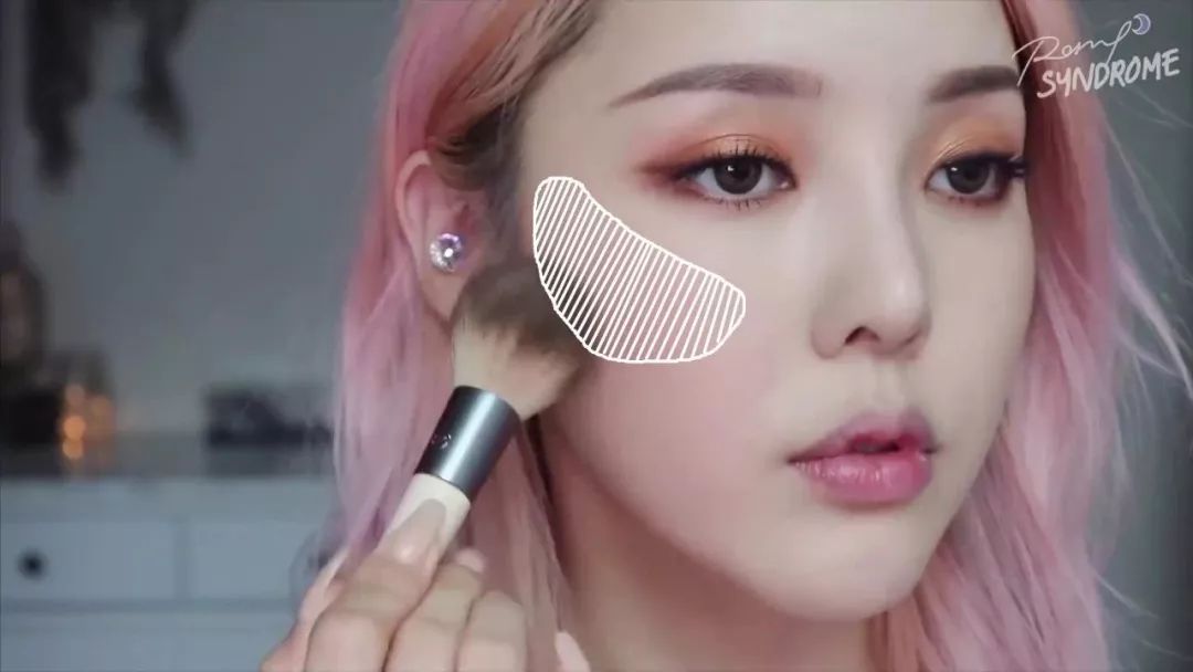 pony推荐精致眼妆,pony妆容夏日度假