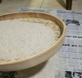 粮食生虫了还可以吃吗,谷物生霉了还可以吃吗