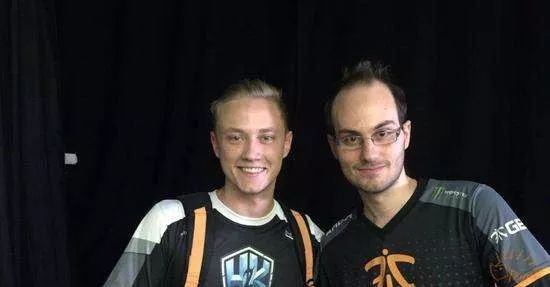 「PentaQ知乎问答」为什么电子竞技没有互赠鼠标垫等向对手致敬的行为?