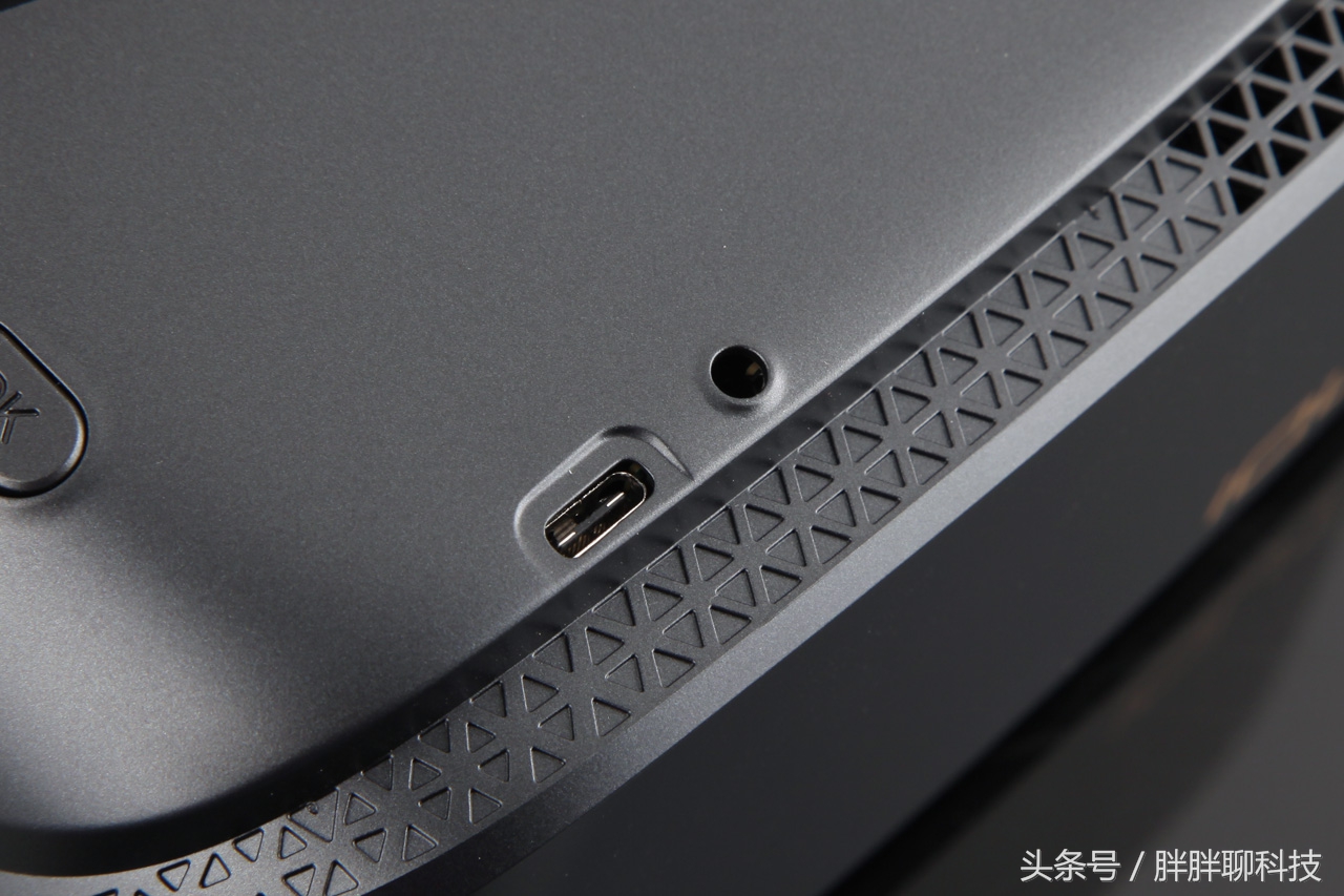 致未来的我们：爱奇艺奇遇IIVR一体机体验，真正的影院般体验！