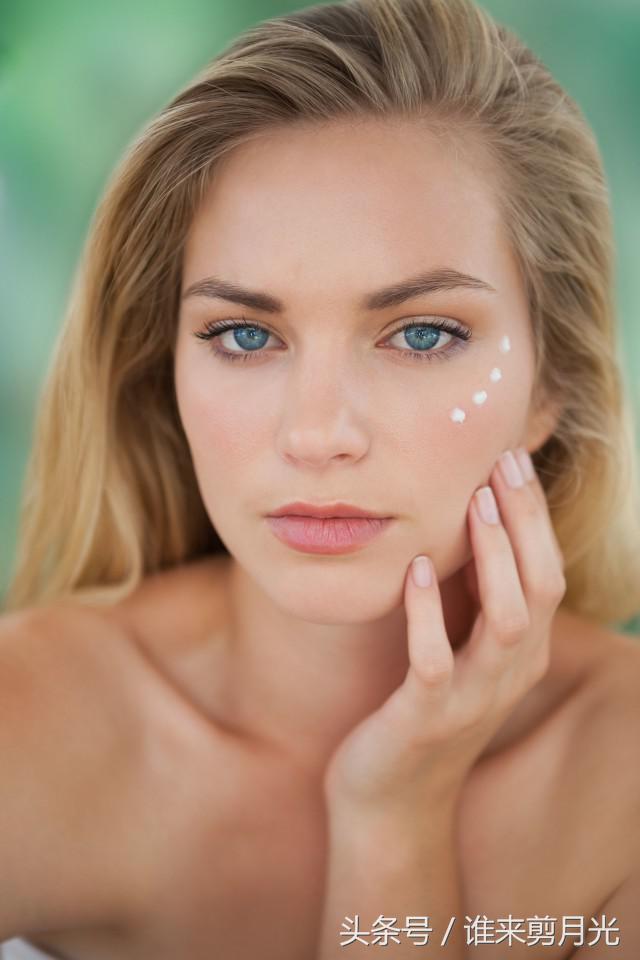 擦眼霜的正确步骤和方法,擦眼霜的正确方法手法视频