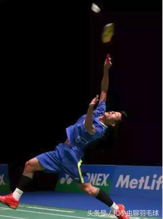 正面击打高远球动作要领简介,击高远球的手法及名称