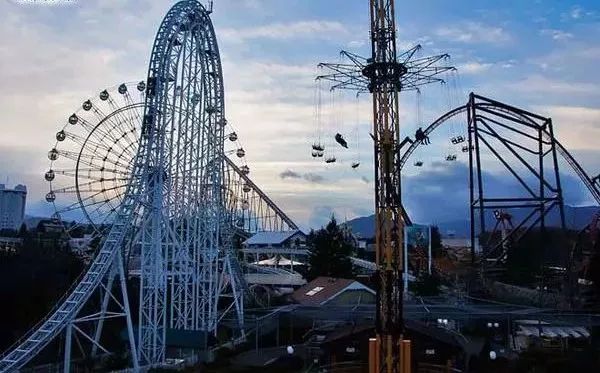 最刺激的过山车游玩,环球最刺激的过山车