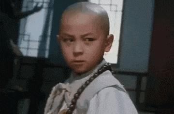 释小龙叼奶嘴打拳有劲,释小龙年轻的视频