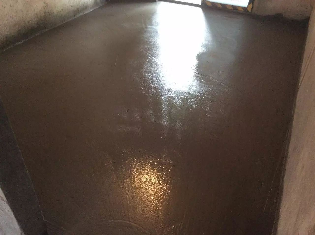 地面不平差10公分怎么找平,地不平怎么铺地台