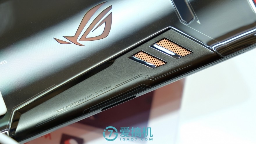 华硕rog游戏手机2上手视频,华硕游戏手机rog全套