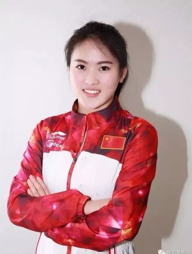 本周日晚19:00，重量级神秘嘉宾邀你到如皋奥体看球！你，来不来？