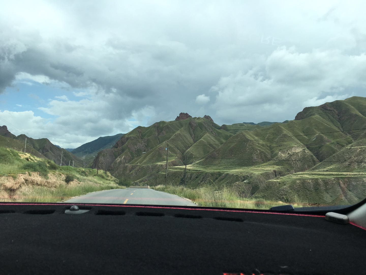 80后夫妻自驾游全世界,甘南自驾轻松省钱游