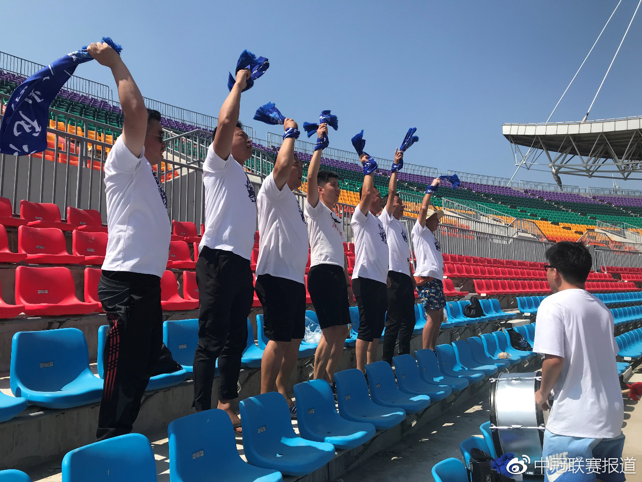中国球迷远征泰国为国足加油,中冠联赛助威团合集