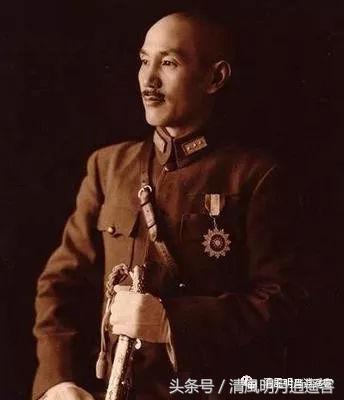 国民党佩戴中正剑照片,国民党中正剑长多少厘米