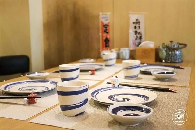 郑州这家寿司界的“黑马”，终于被我们找到了！躺在家里吃到爽！