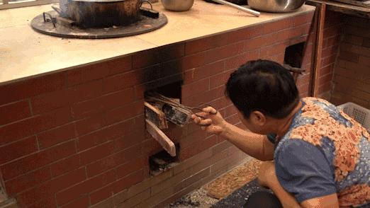 广东顺德正宗龟苓膏,顺德黄老太龟苓膏做法