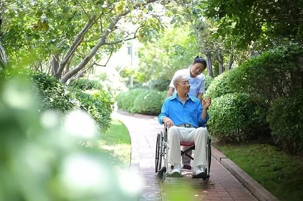 床和轮椅的转换,轮椅的正确使用实训报告
