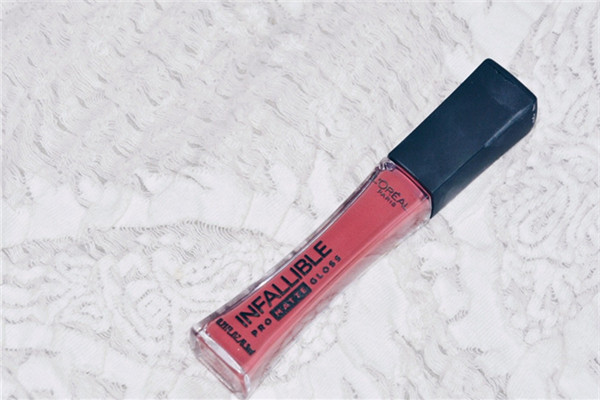 黄黑皮素颜口红平价学生党,最值得买的四款口红高档