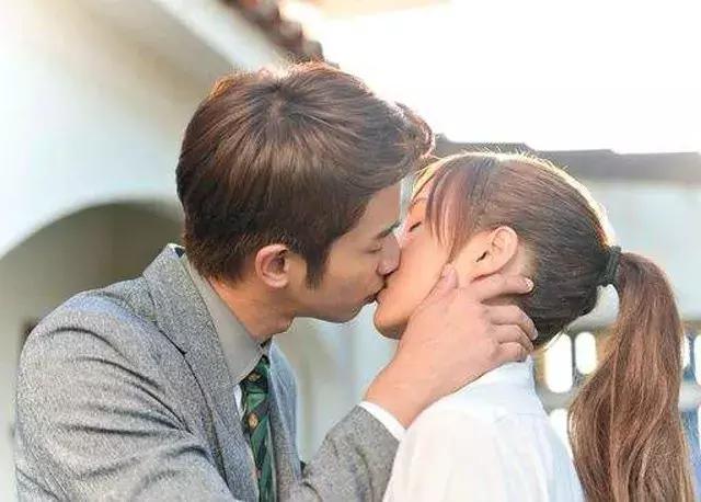 拍吻戏会有心理反应,拍吻戏有心理反应怎么办顺其自然