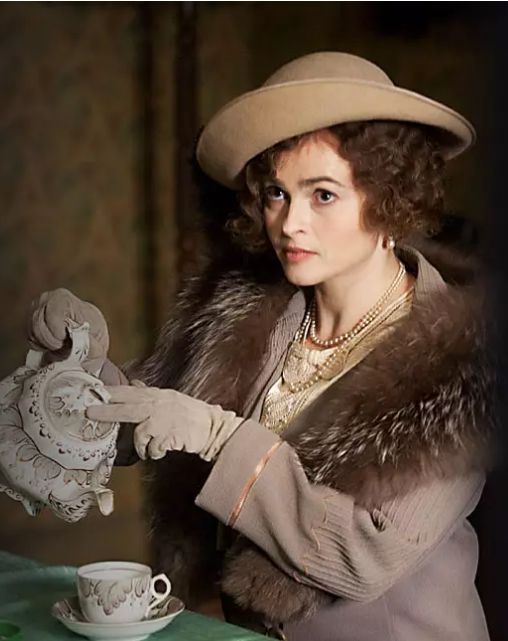 爱丽丝梦游仙境红皇后电影完整版,爱丽丝梦游仙境的电影总结